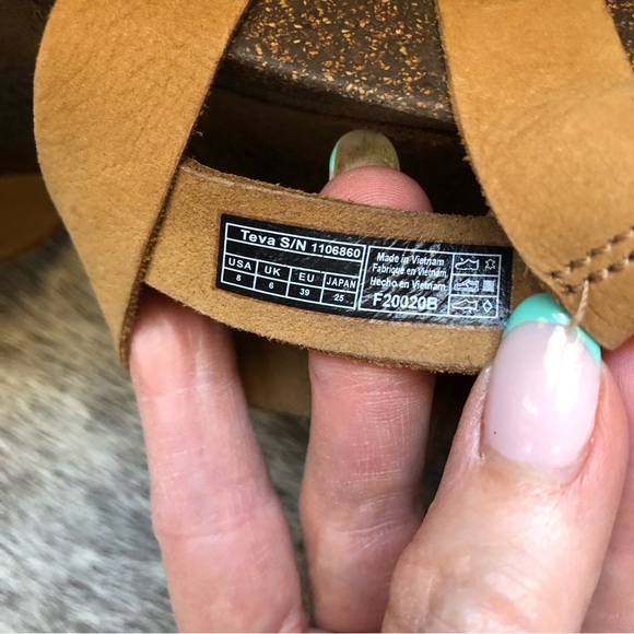 TEVA Mahonia strappy wedge cross strap sandal nubuck leather in camel color 8 - Picture 8 of 8